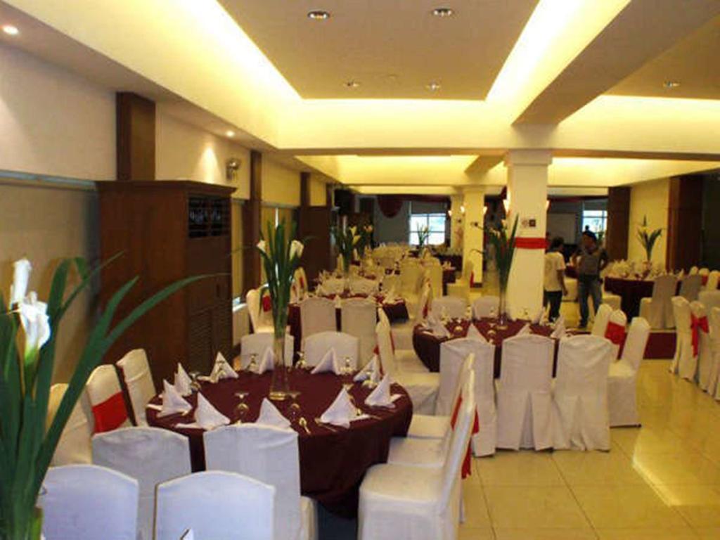Cherry Blossoms Hotel Manila Exteriér fotografie