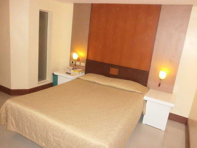 Cherry Blossoms Hotel Manila Exteriér fotografie
