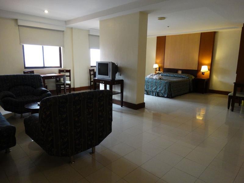 Cherry Blossoms Hotel Manila Exteriér fotografie