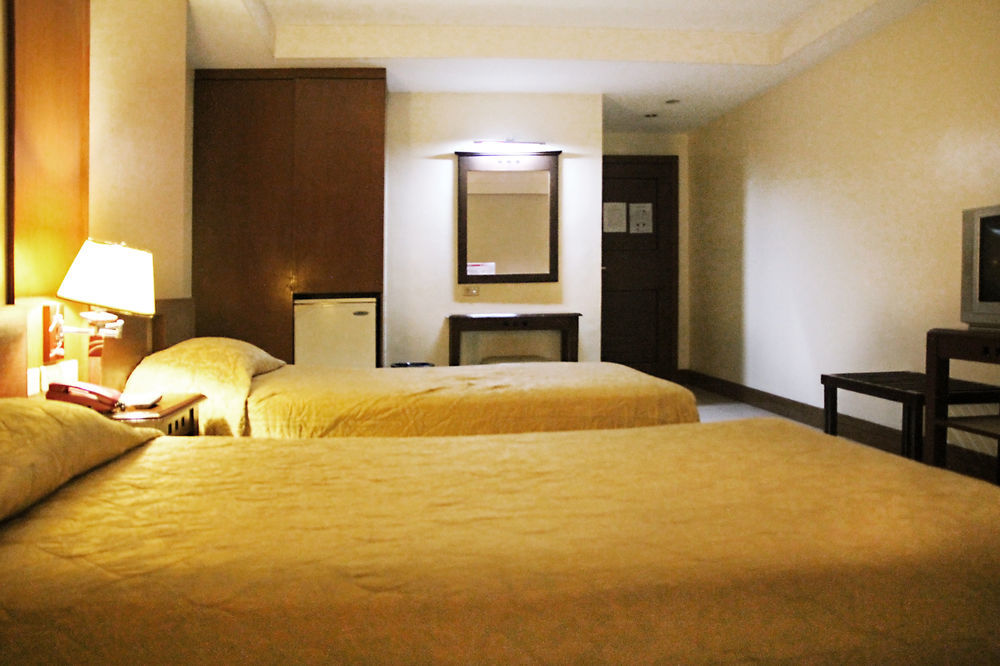 Cherry Blossoms Hotel Manila Exteriér fotografie