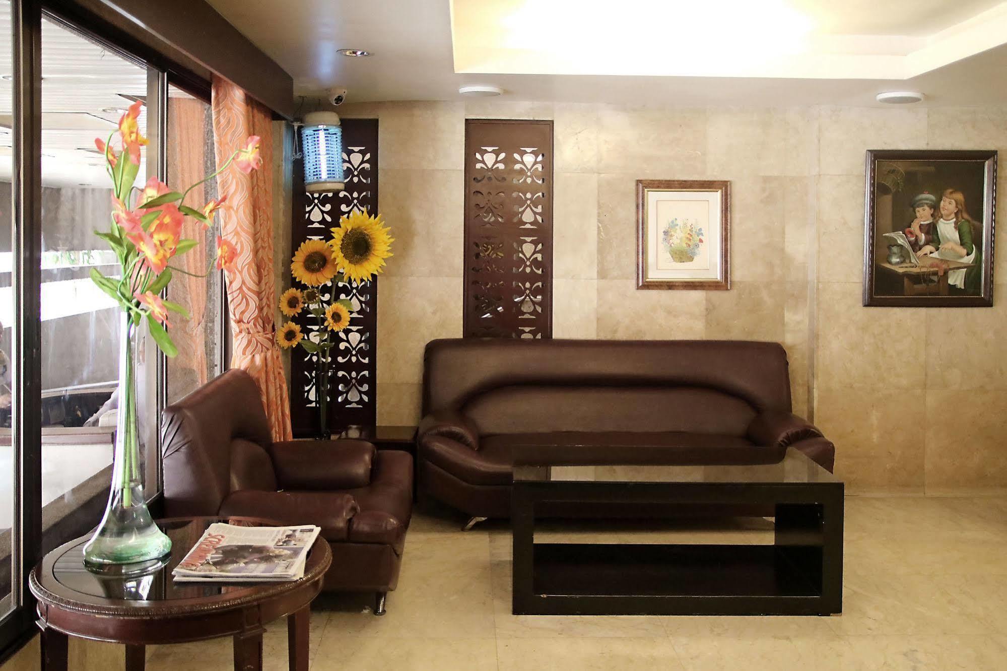 Cherry Blossoms Hotel Manila Exteriér fotografie