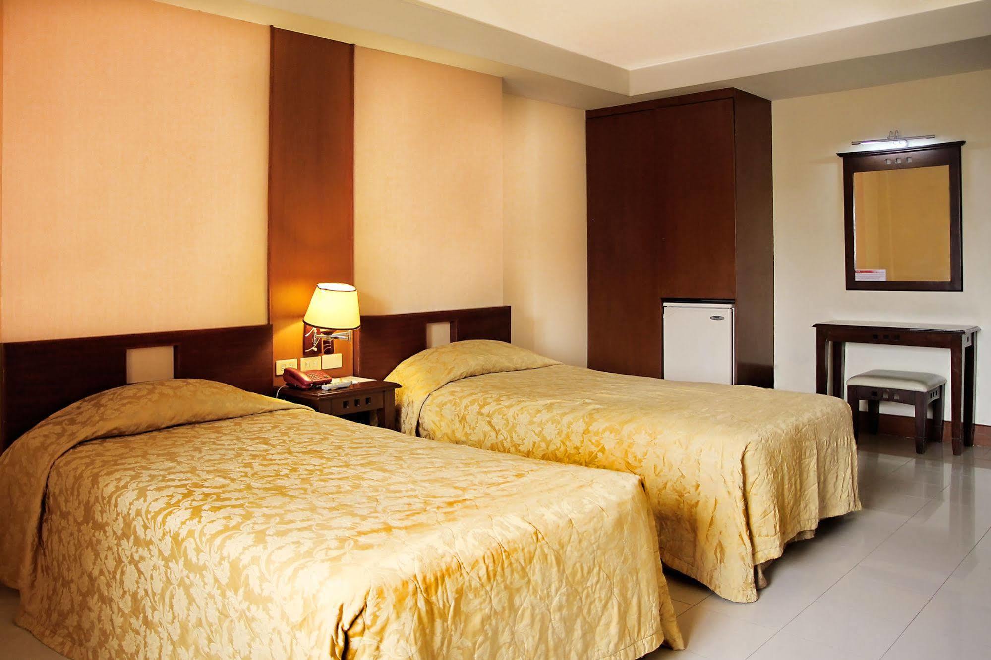 Cherry Blossoms Hotel Manila Exteriér fotografie