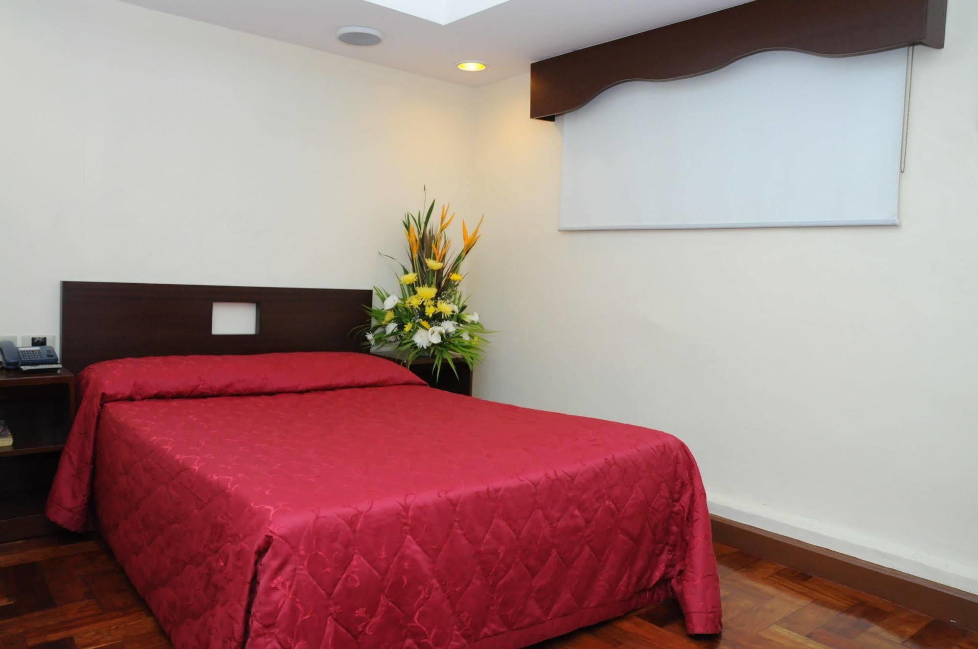 Cherry Blossoms Hotel Manila Exteriér fotografie