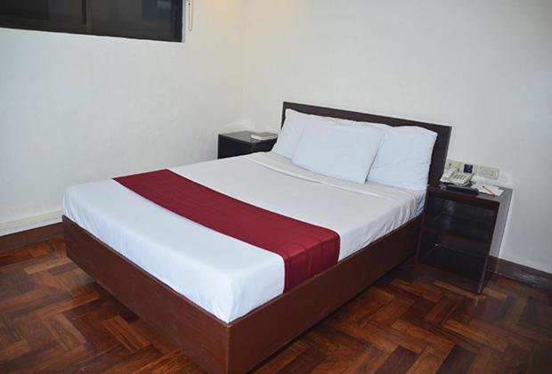 Cherry Blossoms Hotel Manila Exteriér fotografie