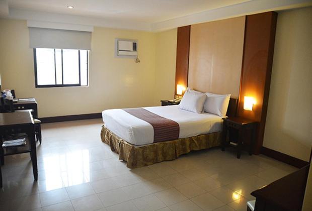 Cherry Blossoms Hotel Manila Exteriér fotografie