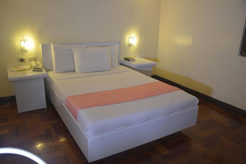 Cherry Blossoms Hotel Manila Exteriér fotografie