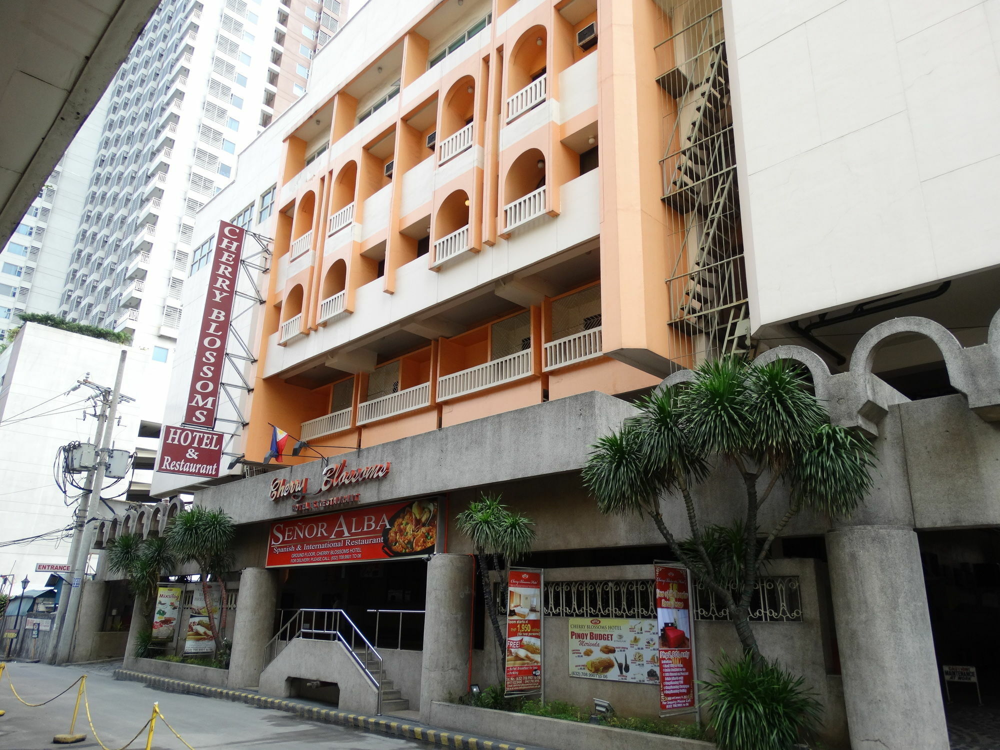 Cherry Blossoms Hotel Manila Exteriér fotografie